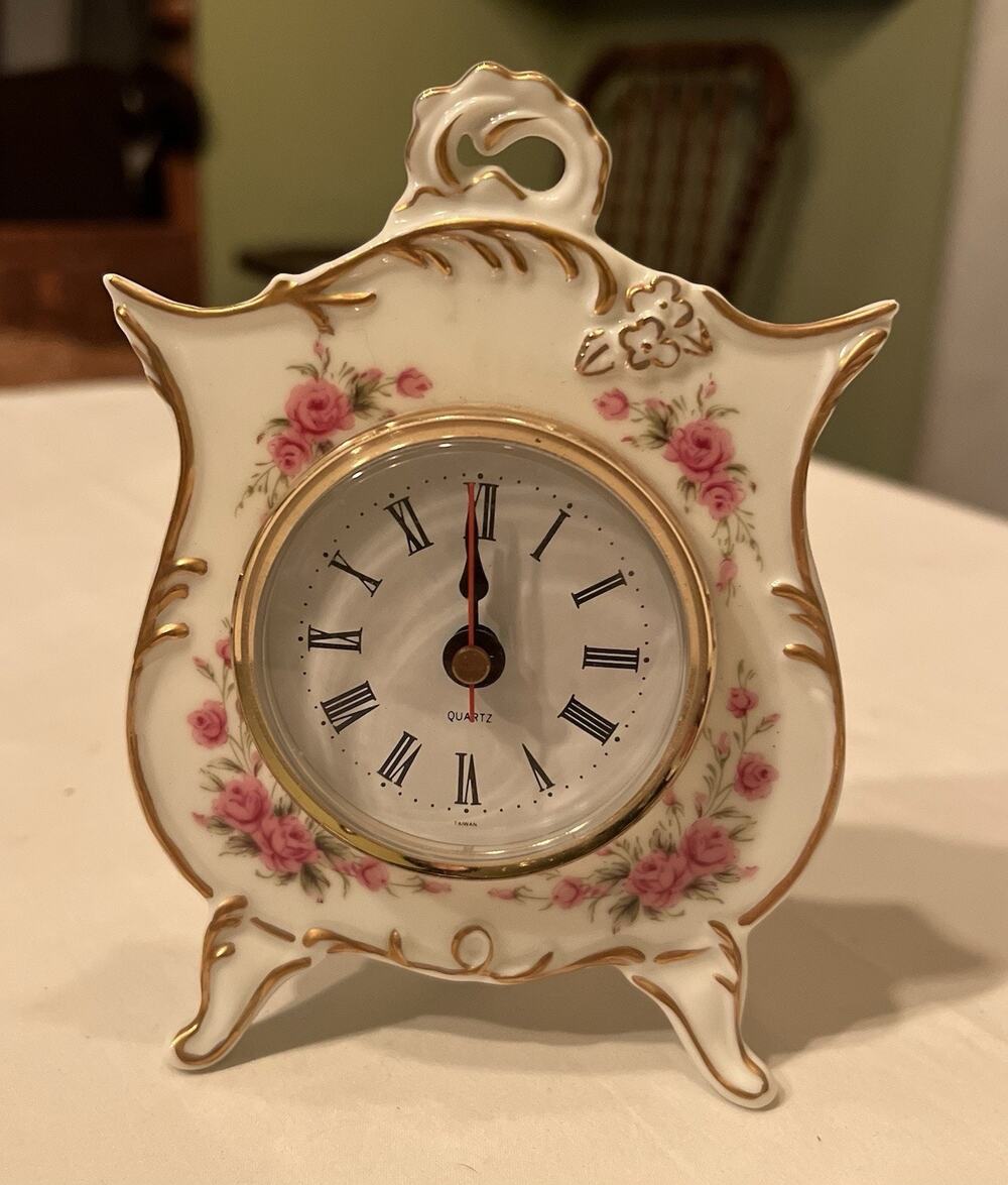 Vintage 1993 Geo Z Lefton Porcelain Clock 01031 Floral Pink Roses Gold Trim NOS